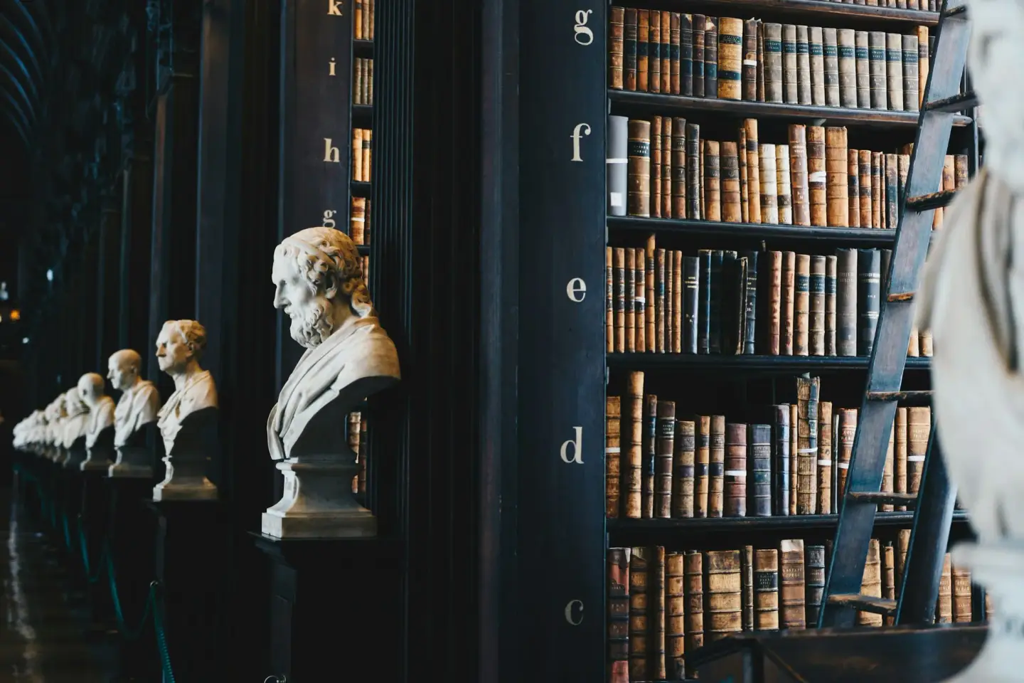 Biblioteca jurídica del despacho
